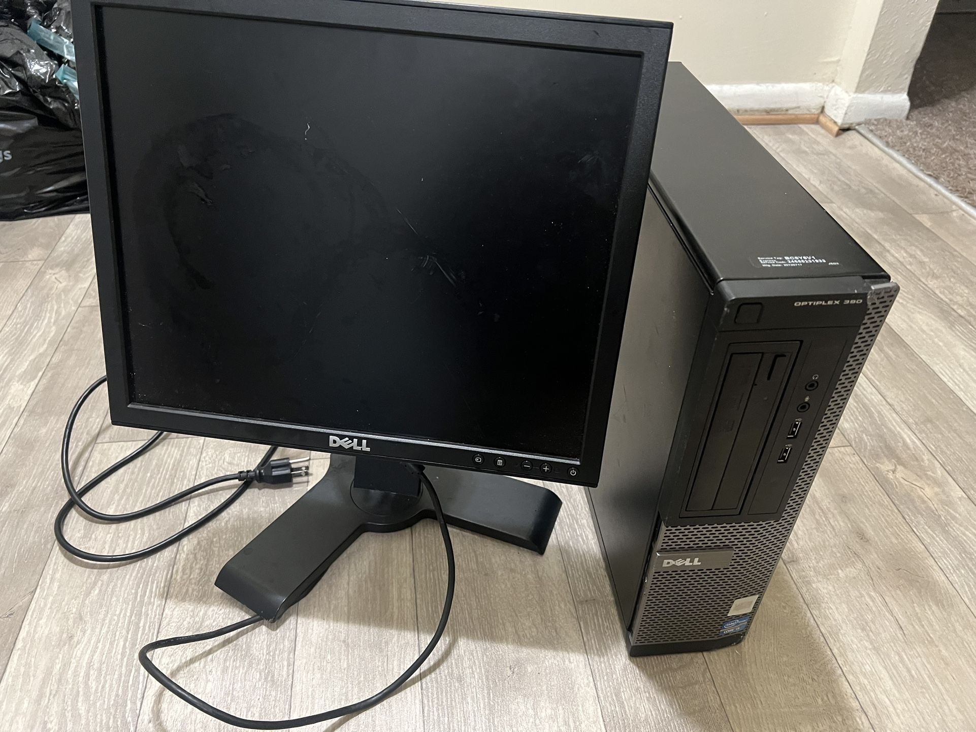 Dell Desktop OptiPlex Intel Core i3 Computer 8GB RAM 500GB HDD WiFi 19" LCD Monitor Windows 10 PC