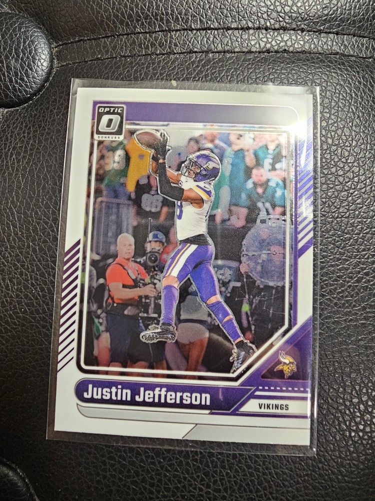 JUSTIN JEFFERSON VIKINGS OPTIC PANINI NFL SPORTS CARD!