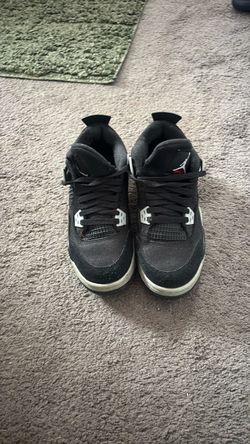 Jordan 4s