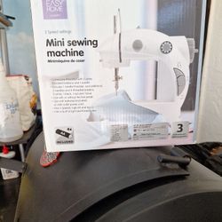 Mini Sewing  Machine 