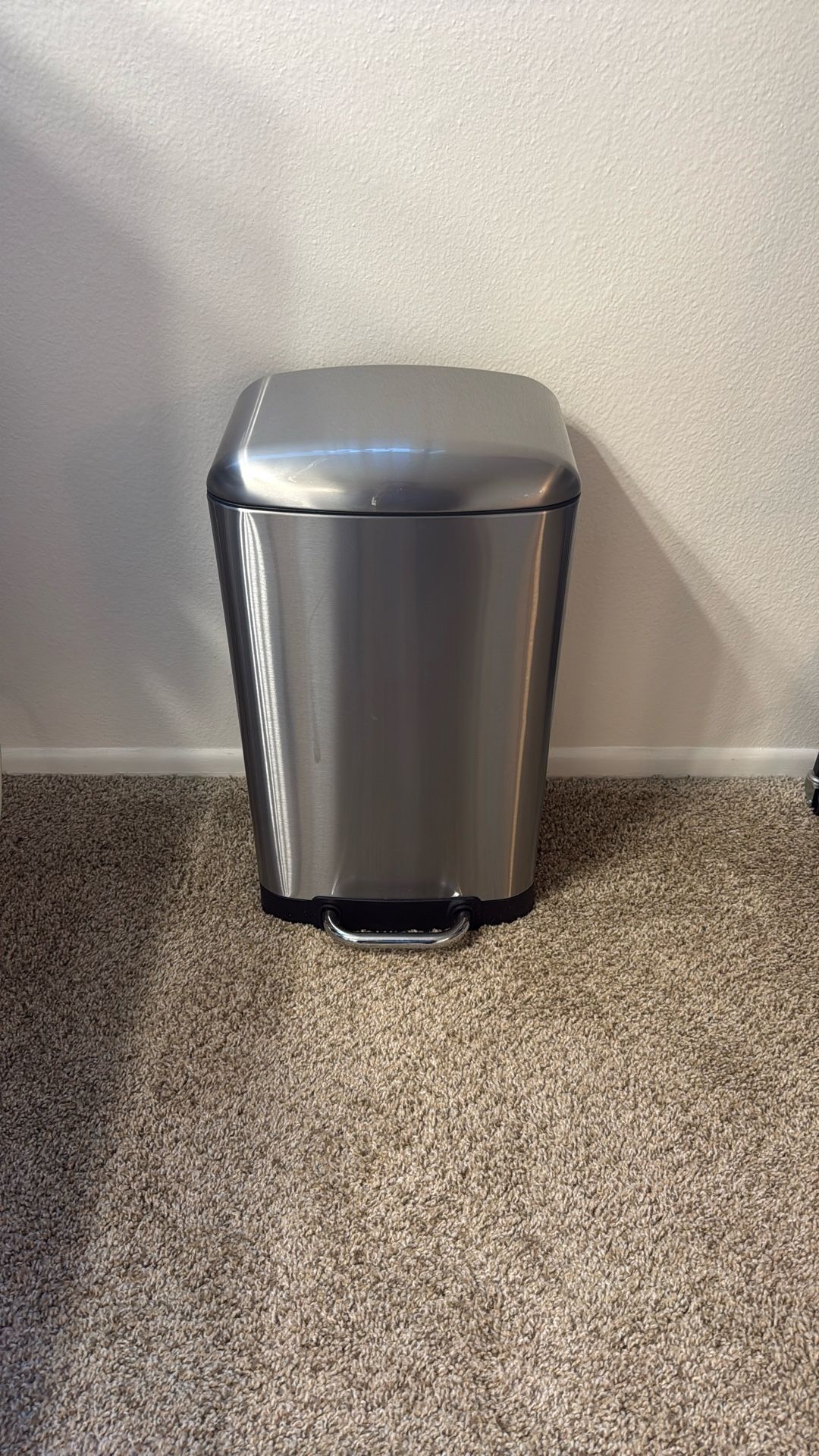 Mini Trash Can With Lid