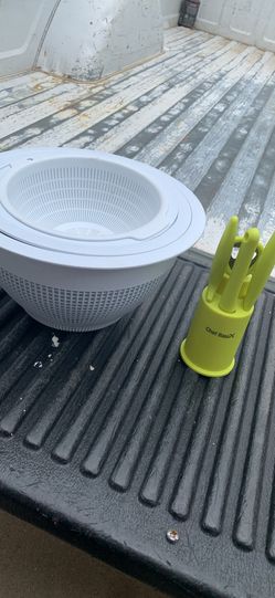 Plastic nesting bowls and strainers with knife set
