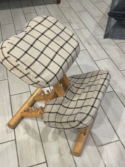 ADJUSTABLE KNEE CHAIR $40.00