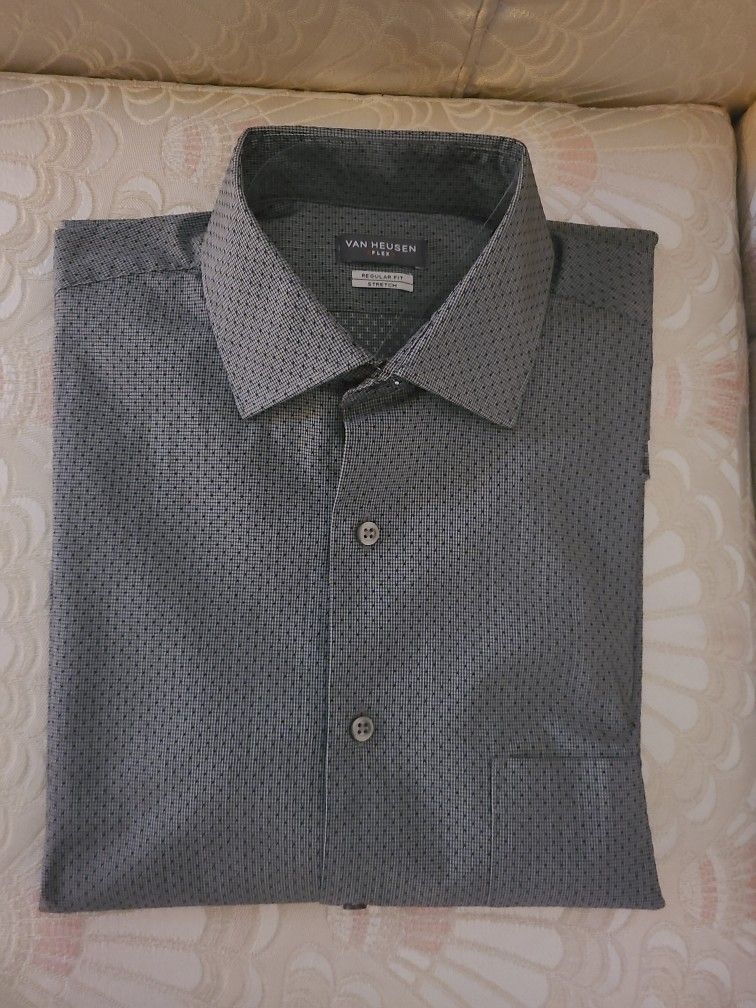 VAN HEUSEN Brand From JCpenney Men's Shirt 👔 Size Medium.