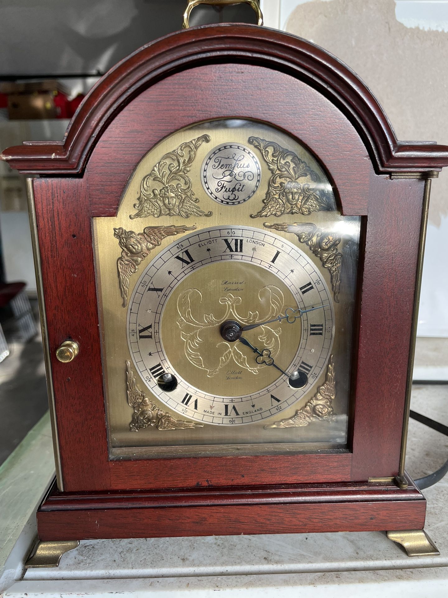 Vintage Tempura Fugit Clock
