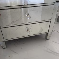 Bernhardt Magdalena Nightstand