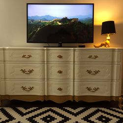 White & Gold French Provincial Dresser