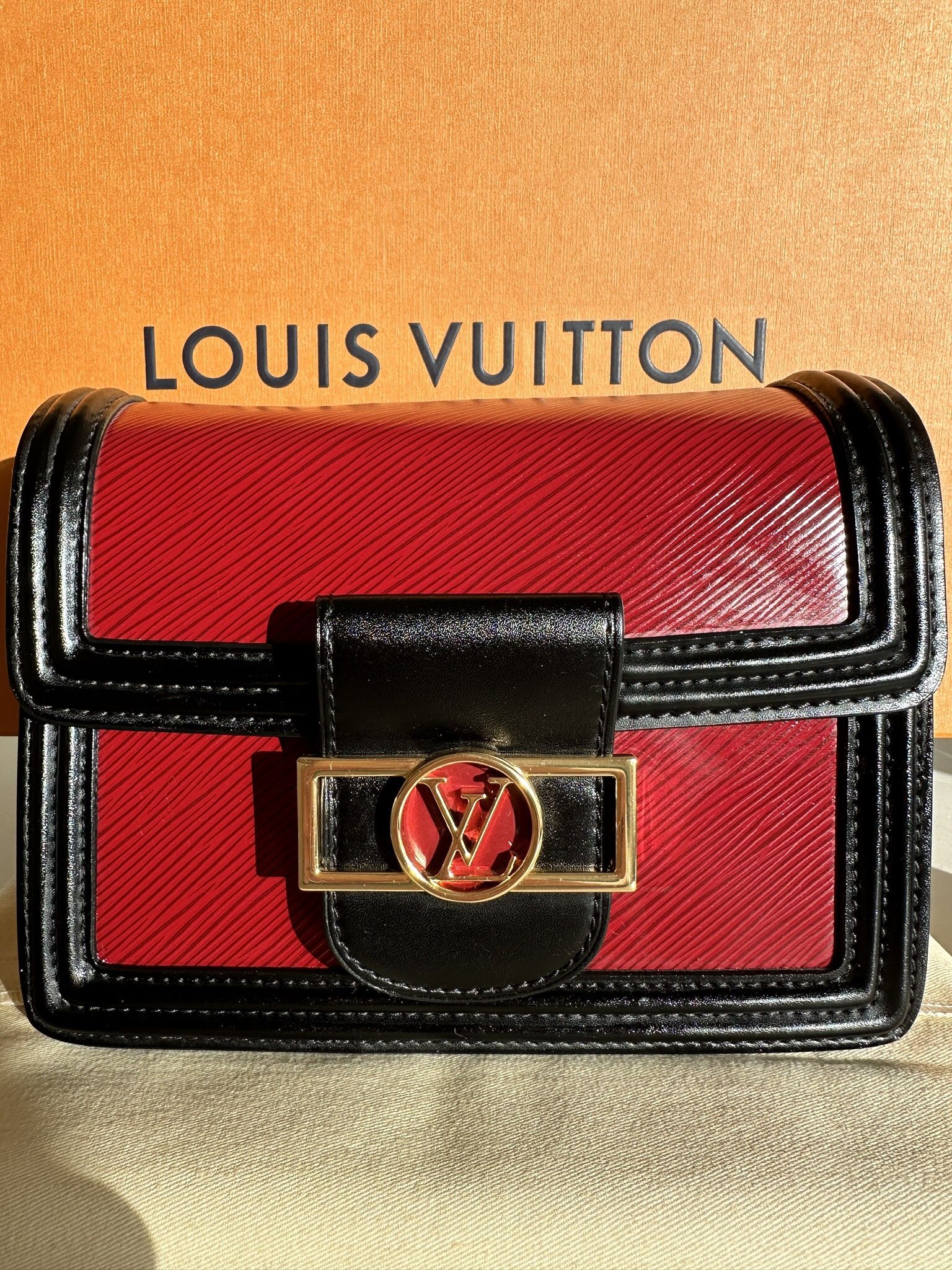 LOUIS VUITTON Dauphine