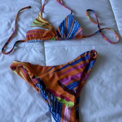 Vibrant Abstract Multicolor Triangle Bikini Set – Padded Top & High-Cut Bottoms