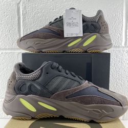 Yeezy 700 clearance mauve inside tag