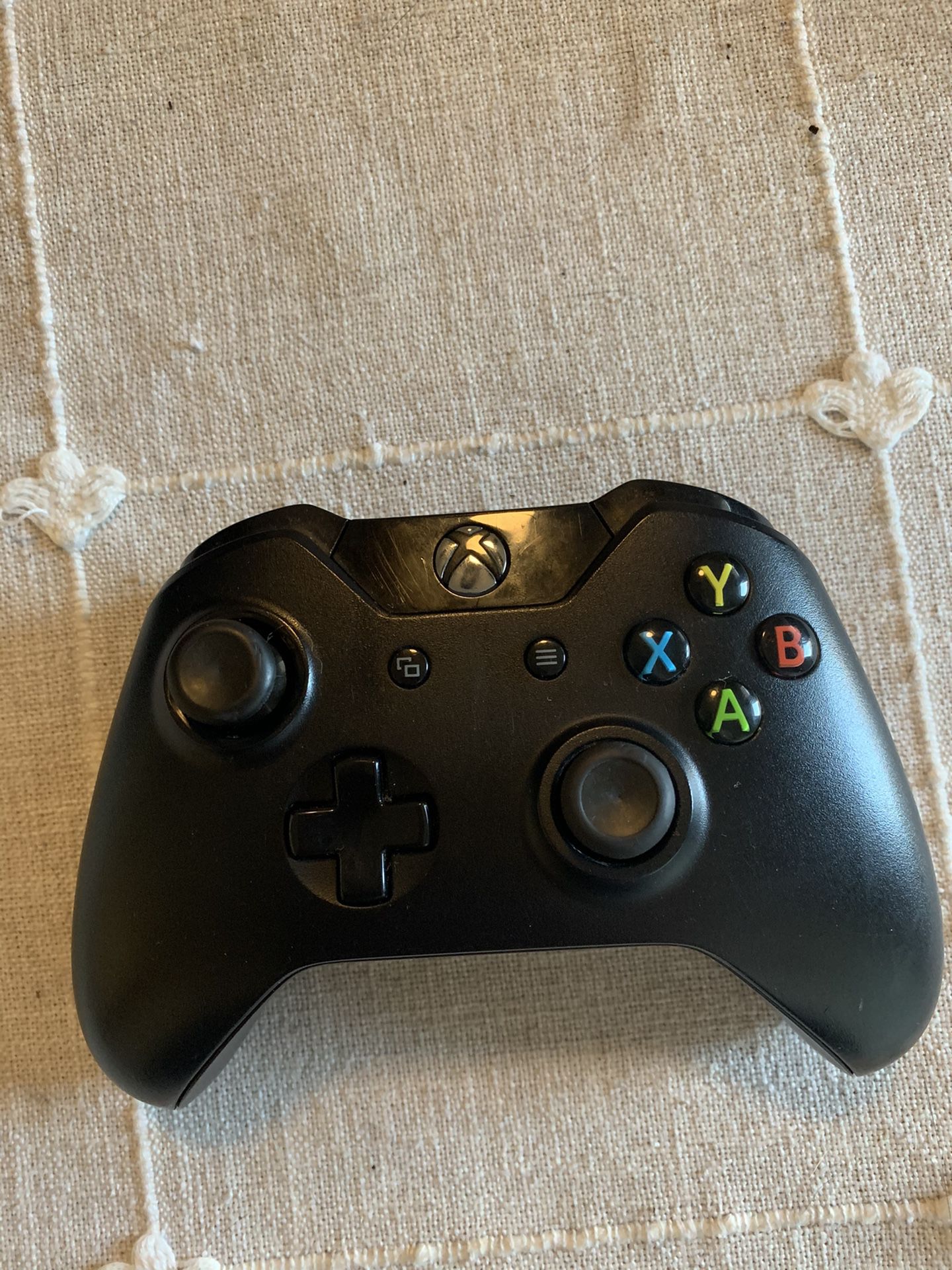 Xbox one controller with battery pack wireless