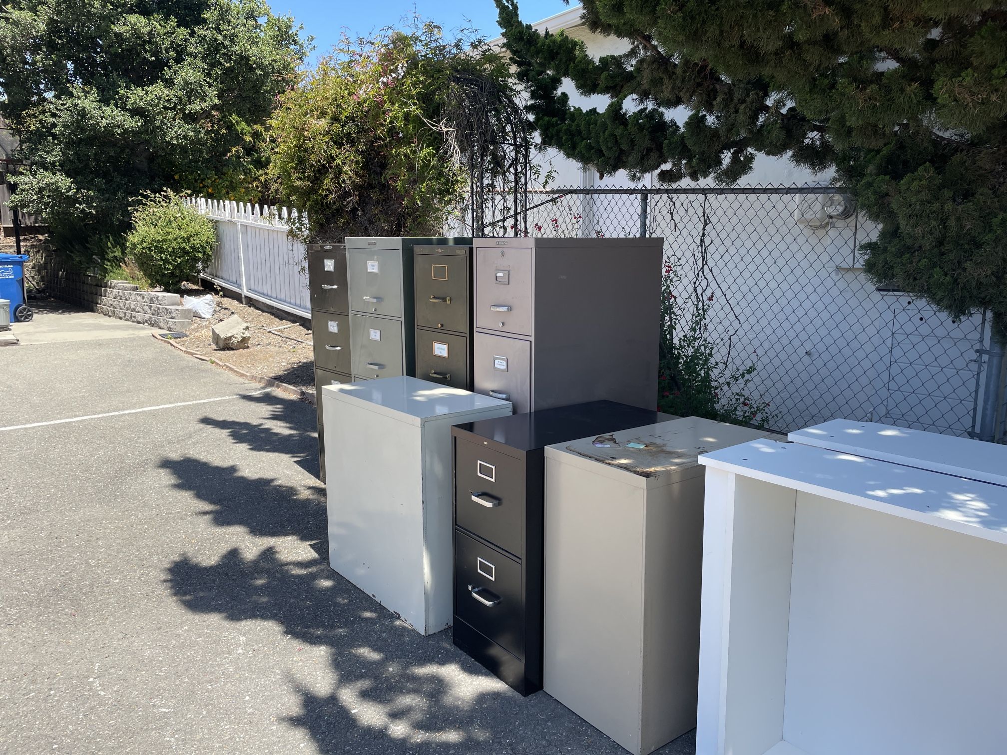 FREE Office Furniture In El Cerrito