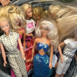 Vintage Barbies w/ Outfit