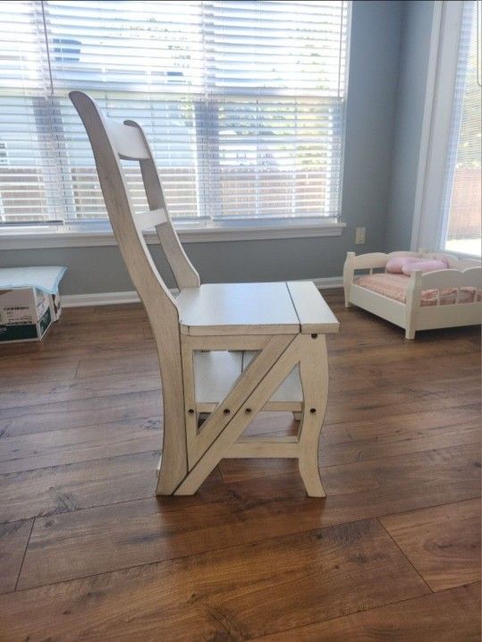 $60 Obo Carolina Antiques Folding Chair