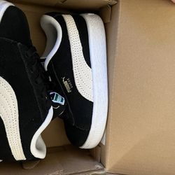 Pumas Size 7  