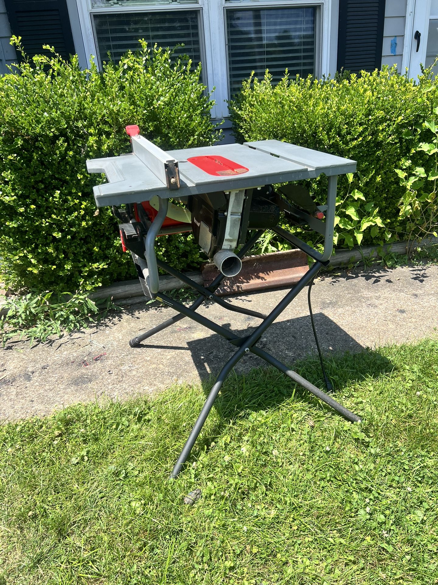 Corded Craftsman 10” Table Saw