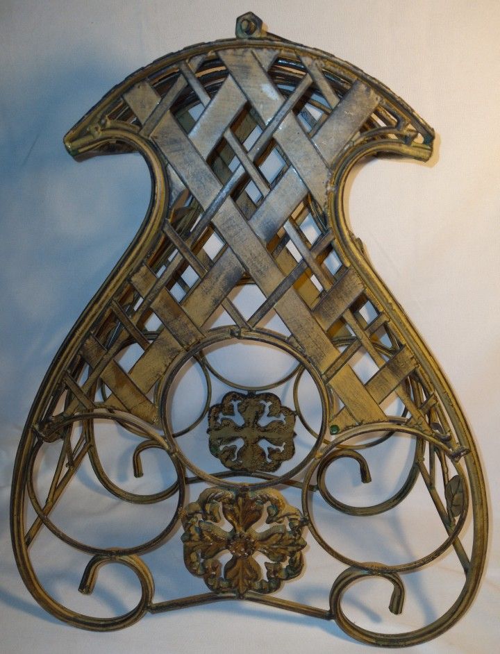 Cast Iron Metal Wine Rack Bottle Holder 