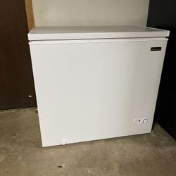 Magic Chef deep freezer