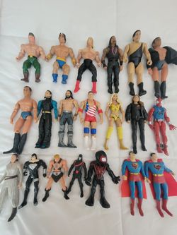 Assortment Of Wrestling Figures 
