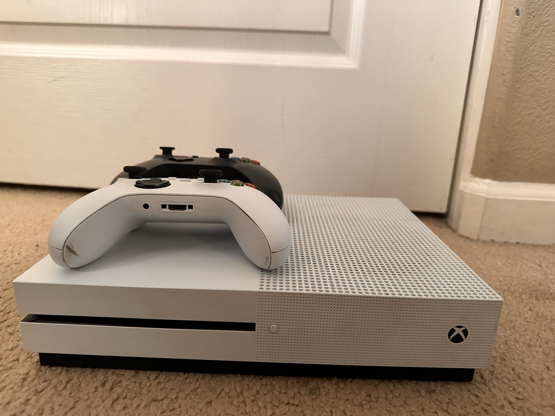 Xbox One S 