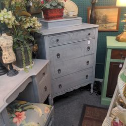 Antique Dresser & Vanity Set