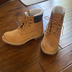 Timberland Boots Women’s Size 9.5