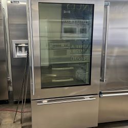 SUB ZERO 36”WIDE GLASS VIEW BOTTOM FREEZER 