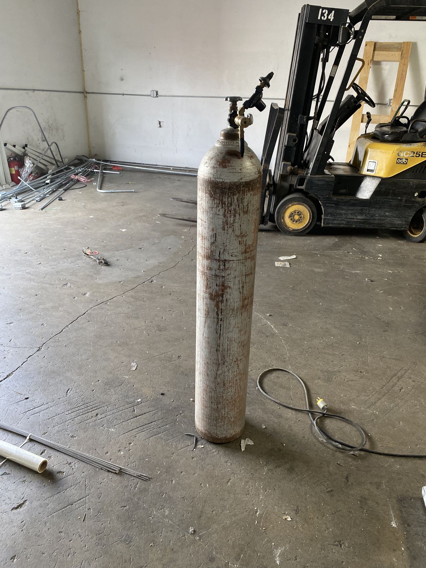 Helium Tank (full)
