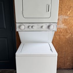 24” Whirlpool Electric Stackable W&D Unit