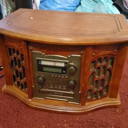 Old-fashioned Record Player & Built-in Radio