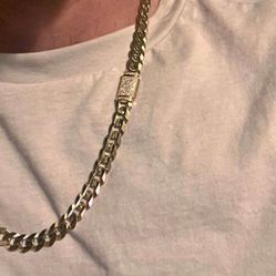 14k Gold Curb Chain With Vvs Diamonds