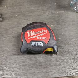 Milwaukee Tape Measure