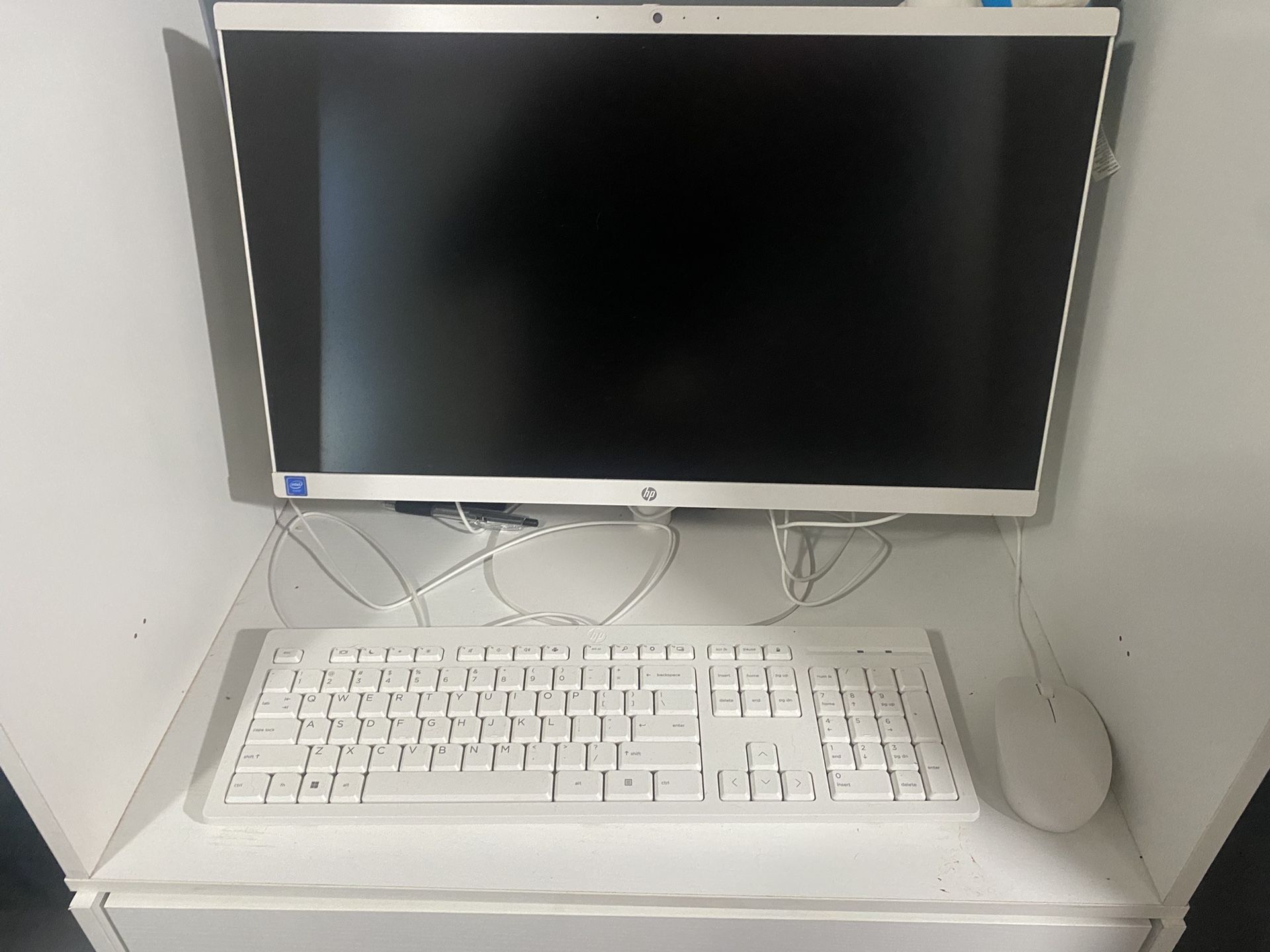 Hp Intel Celeron 21.5” Full HD Desk Top