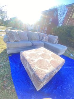 LARGE GREY SECTIONAL WITH OTTOMAN