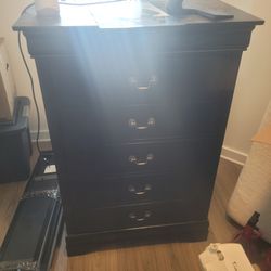 dresser, 42 inch tv, dining table for sale