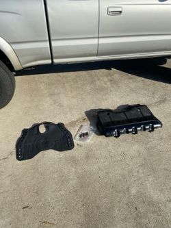 Front And Rear radiator Engine Oil Pan OEM stock Stock Skid Plate & Bolts 1st Gen Tacoma 3rd Gen 4runner in Great Condition Toyota $175 cash 2401 n. E