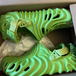 Salehe Bemburry Crodile 