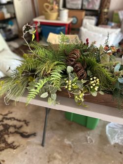 Wood centerpiece planter/container