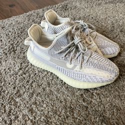 Yeezy Boost 350 v2 size 7