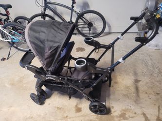 Baby Trend Sit and Stand stroller