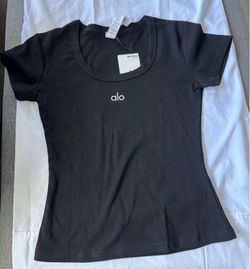 Alo yoga shirt