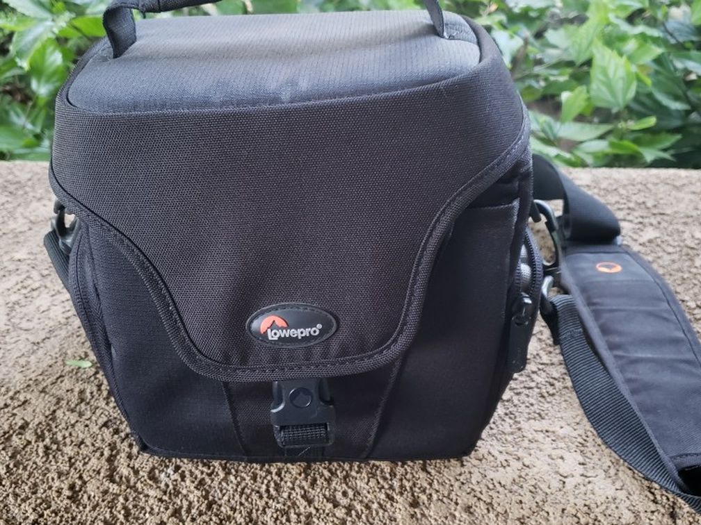 Small DSLR Shoulder Bag