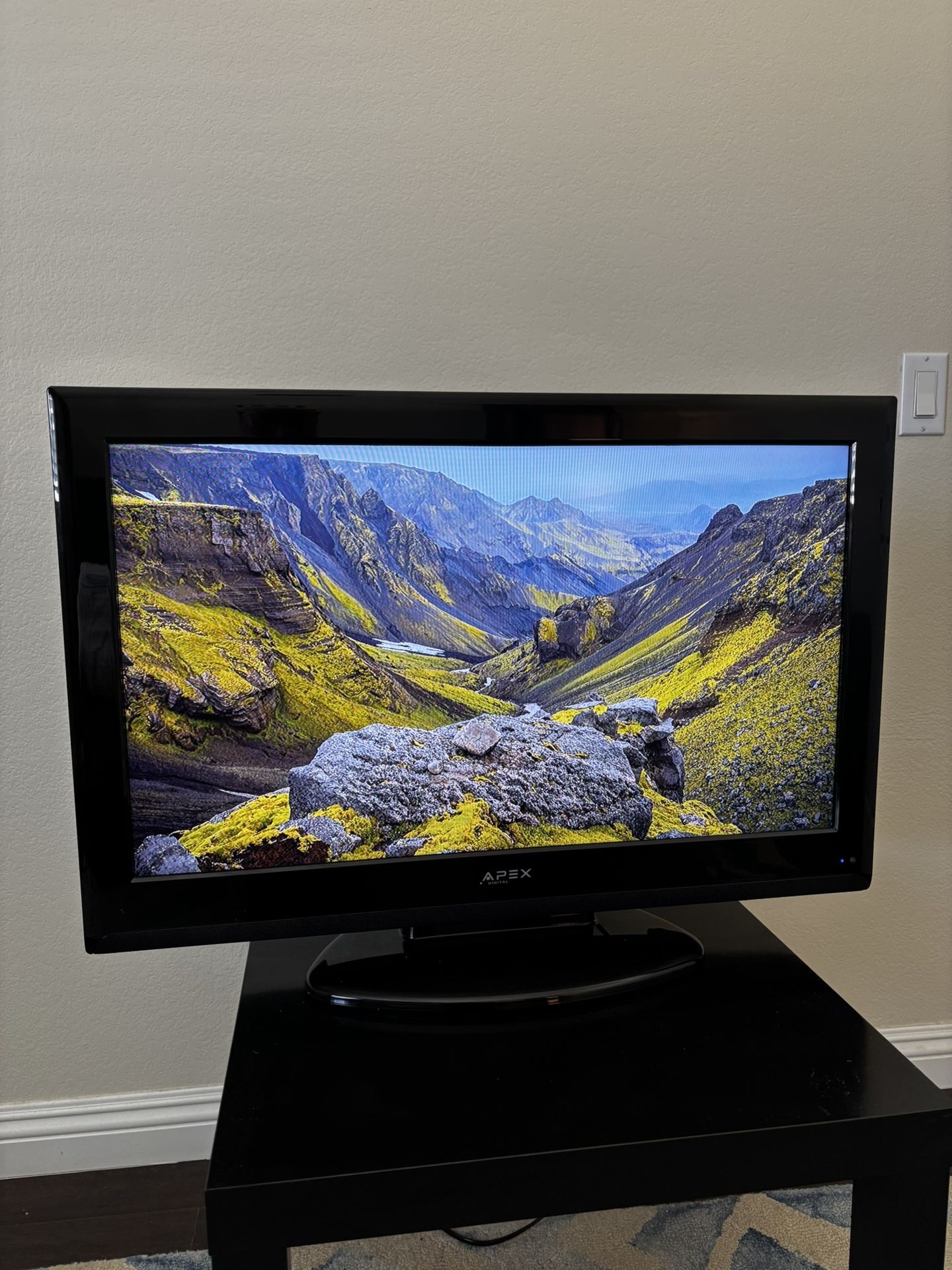32” apex Lcd Tv