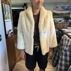 1970’s Vintage Real Rabbit Fur Jacket Size Small White Excellent Condition $30 Ridgefield 