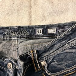 Miss me Capris Size 31