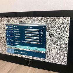 Samsung 32” TV