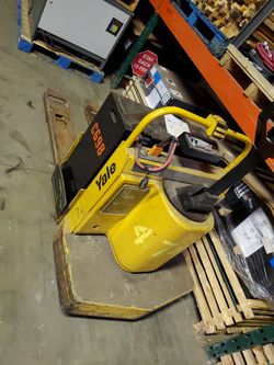 Pallet Truck Yale Walkie Rider