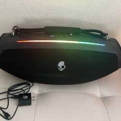 Skullcandy Bluetooth Speaker 🔈 Only Used One Time Like New Comes Whit Original Charger And Box 