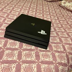 PS4 Pro Bundle – 3 Controllers + Gaming Headset 