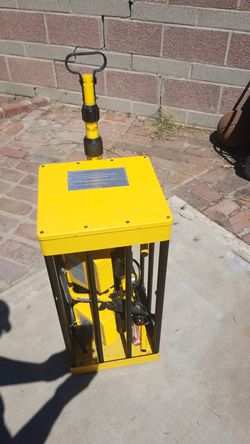 Yellow Work light w/ 2 lights